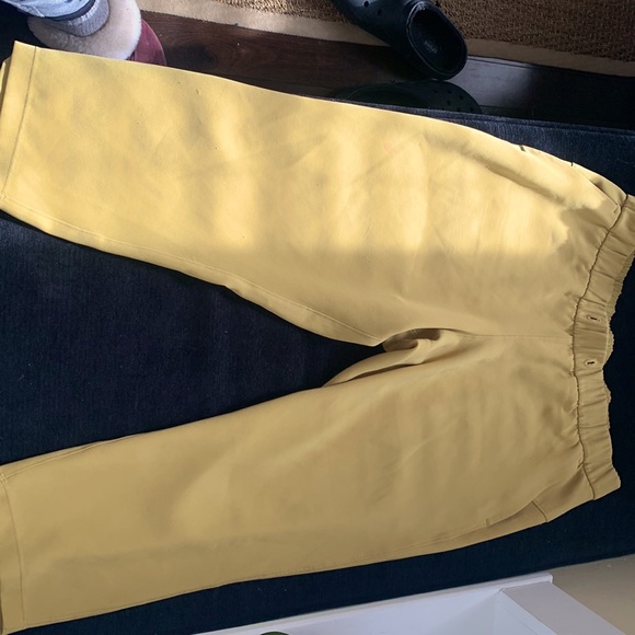 LULULEMON CROP DRESS PANTS SIZE 12 BURNT YELLOW COLOR - Picture 2 of 3